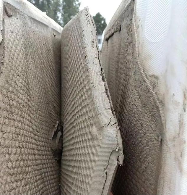 新型污泥脫水劑在處理高含固量污泥時脫水效率的優(yōu)勢是什么